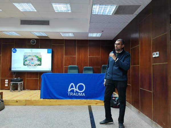 دورة تدريبيه لأطباء التدريب والأخصائيين والمدرسين المساعدين بمستشفى الاصابات والعظام .