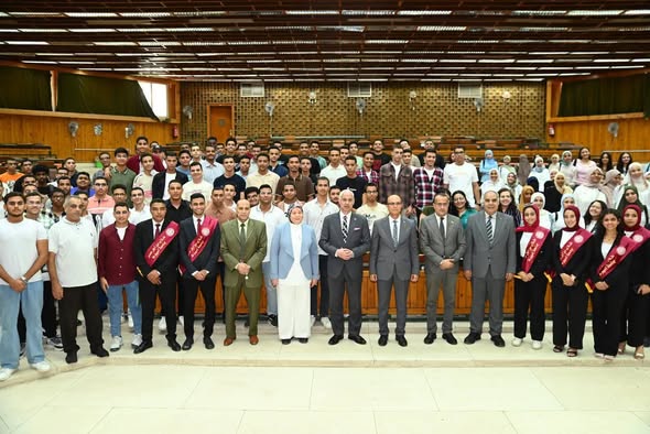 Under the patronage of Professor Dr. Ahmed El-Menshawy, President of the University, and Professor Dr. Alaa Attia, Dean of the Faculty of Medicine and Chairman of the Board of Directors of University Hospitals, today, Sunday, September 21, the celebration of the start of the academic year 2025/2026 began, amid an atmosphere filled with enthusiasm and pride in achieving the dream and the beginning of a new scientific and humanitarian journey, by joining the Faculty of Medicine, Assiut University.