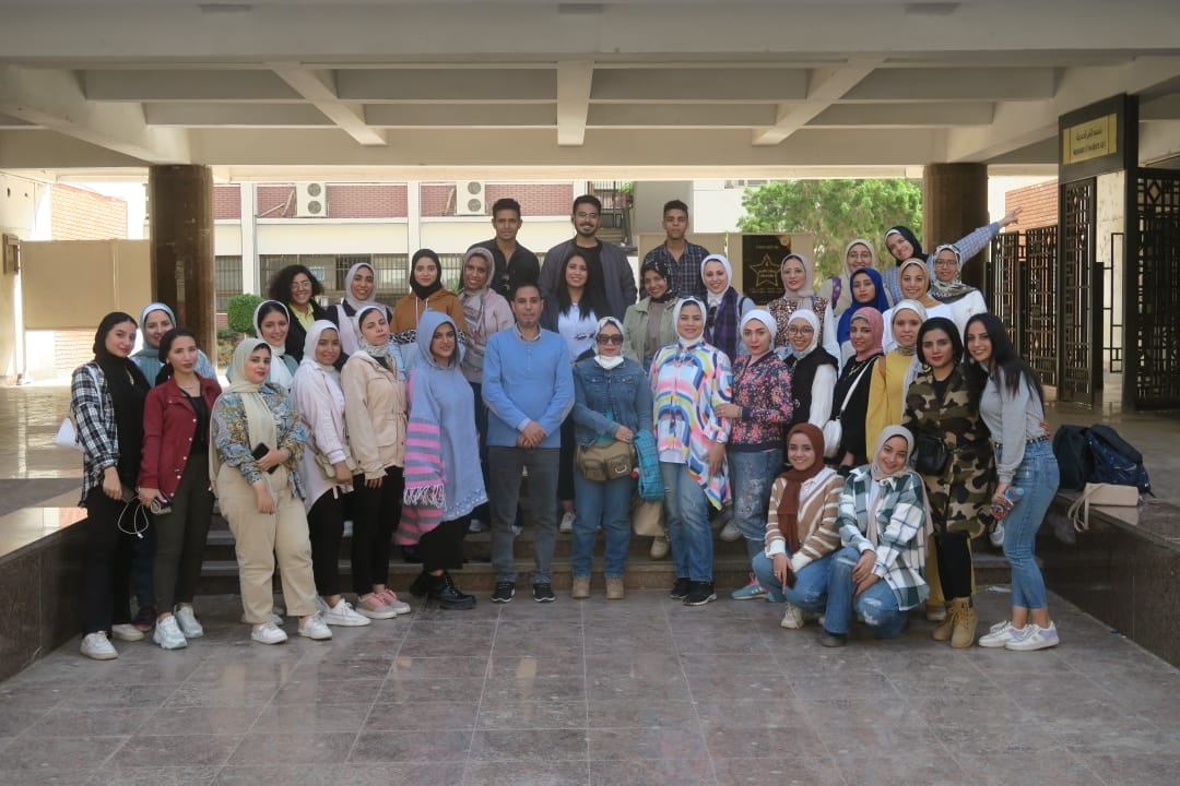 زيارة طلاب كلية الفنون الجميله لمتحف الفن الحديث جامعة المنيا