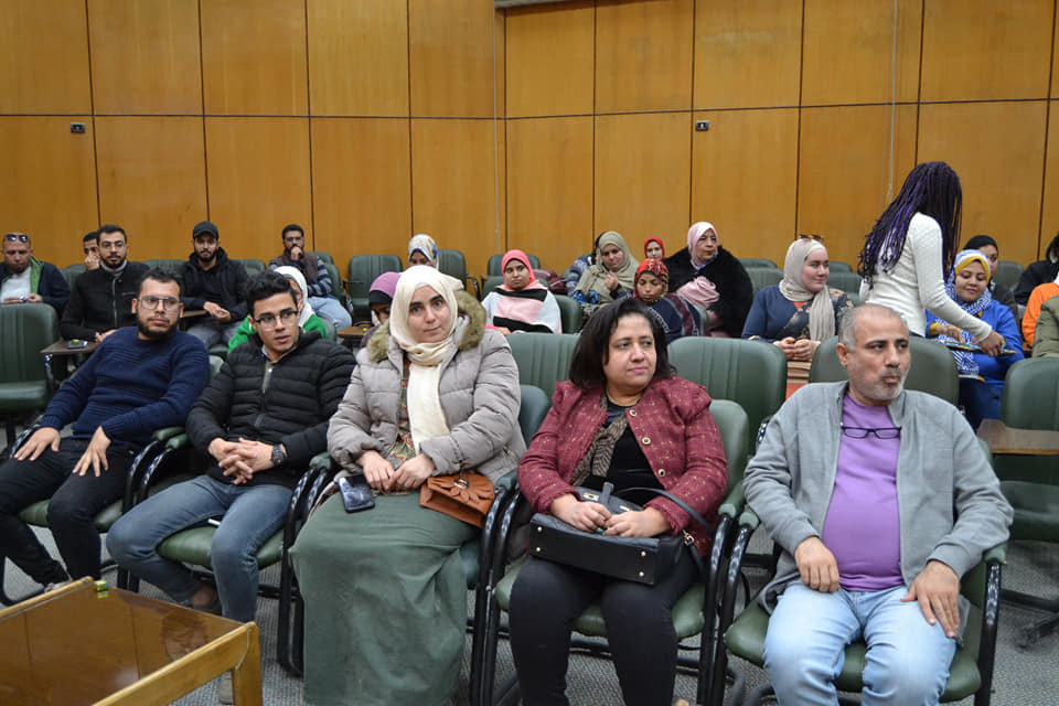 في رحاب جامعة أسيوط تمت مناقشة أول رسالة دكتوراه في قسم النحت كلية الفنون الجميلة جامعة  أسيوط للدراسة م .م / مريم سعد وهبه مدرس مساعد بقسم النحت بالكلية ، ومنحها درجة الدكتوراة في فلسفة الفنون بعنوان (الصياغات التشكيلية لتماثيل القادة والشخصيات البطولية في مصر والغرب ) دراسة مقارنة.