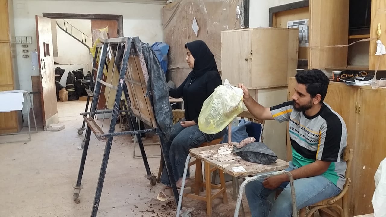انتظام اعمال امتحانات نهاية العام الجامعى 2022-2023م  للفرقة الرابعة بالكلية