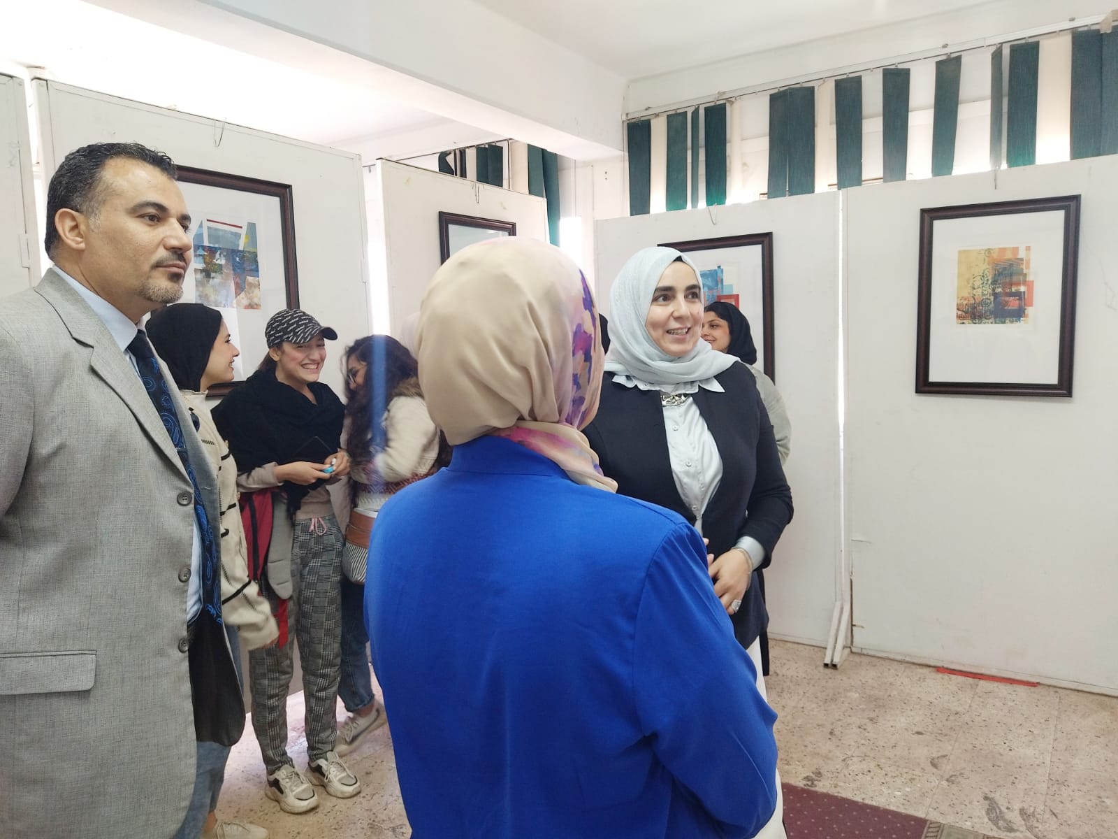 افتتاح معرض action للفنانة الدكتورة / هبة فوزى ابوالسعود المدرس بقسم الجرافيك 