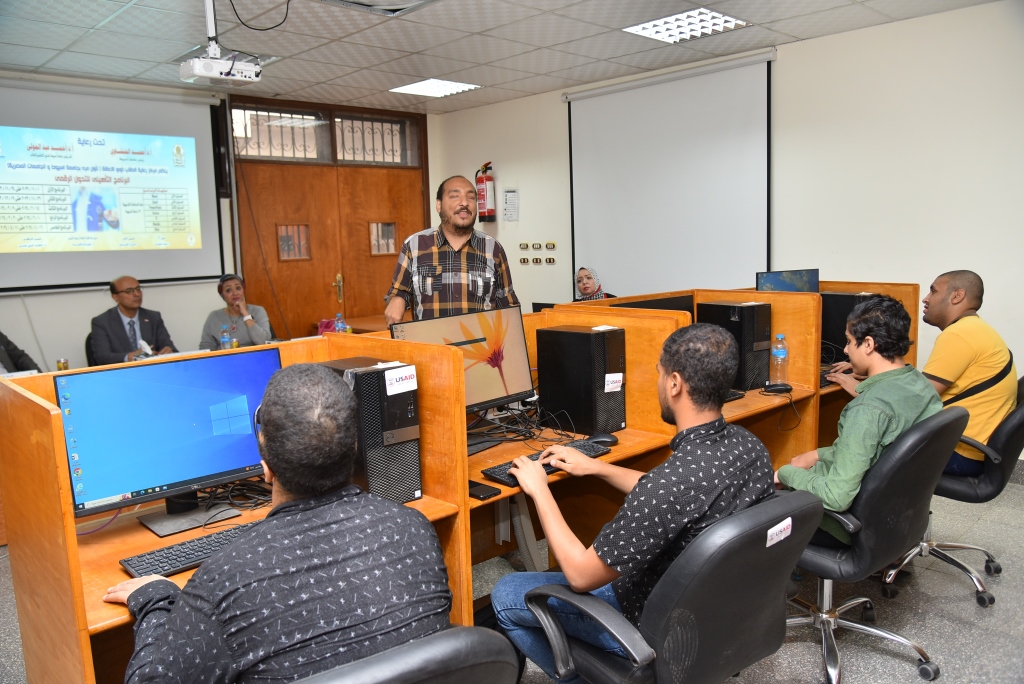 لأول مرة على مستوى الجامعات المصرية:   جامعة أسيوط تشهد انطلاق البرنامج التأهيلي الأول في التحول الرقمي للطلاب ذوي القدرات الخاصة