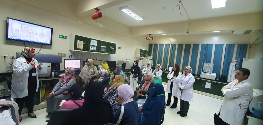 معهد جنوب مصر للأورام بجامعة أسيوط ينظم ورشة عمل متخصصة حول: أساسيات قياس التدفق الخلوي للمبتدئين