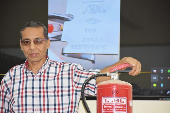 The Community Service and Environmental Development Sector, in cooperation with Crisis and Disaster Management, organized a symposium entitled “Training on how to use a fire extinguisher.”