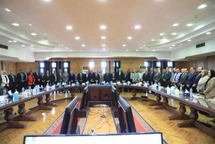 The Dean of the Faculty of Medicine at Assiut University participates in the meeting of the Supreme Council of University Hospitals to discuss the development of the health system.